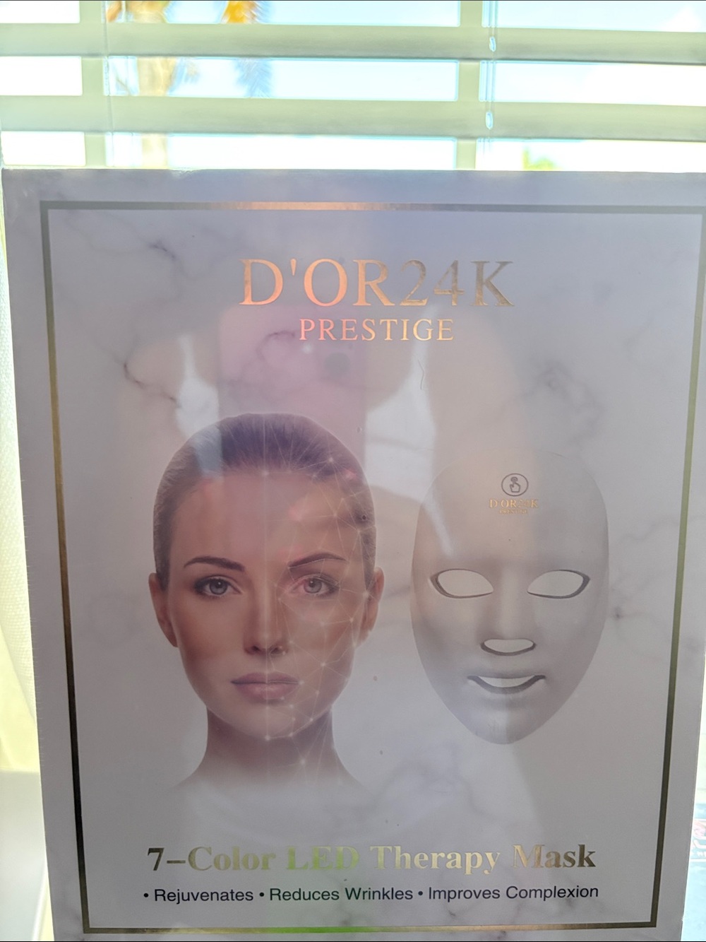 D'OR24K Prestige 7-Color LED Therapy Mask — White and Gold